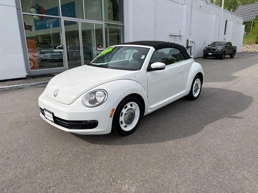 White 2013 Volkswagen Beetle 2.5L
