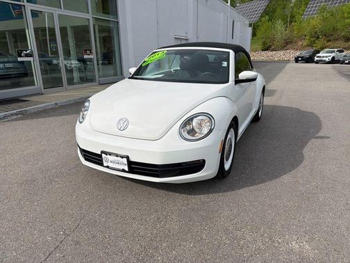 White 2013 Volkswagen Beetle 2.5L