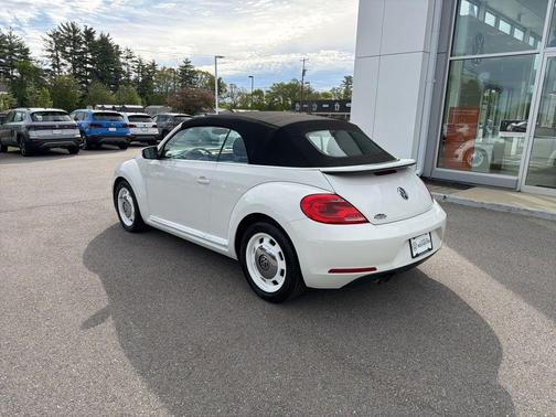 White 2013 Volkswagen Beetle 2.5L