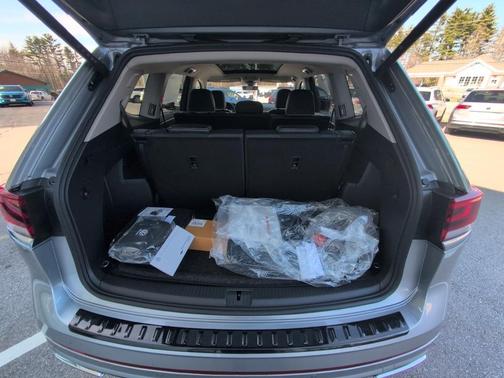 2025 Volkswagen Atlas 2.0T SEL Premium R-Line