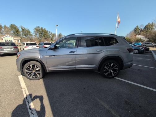 2025 Volkswagen Atlas 2.0T SEL Premium R-Line