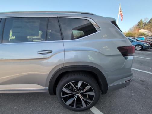 2025 Volkswagen Atlas 2.0T SEL Premium R-Line
