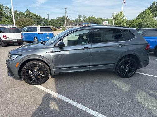 2024 Volkswagen Tiguan 2.0T SE R-Line Black
