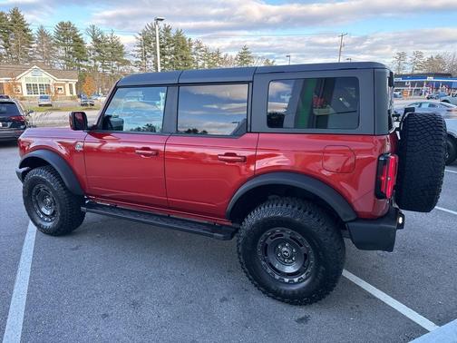 2024 Ford Bronco Outer Banks