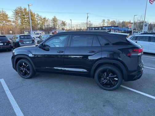 2026 Volkswagen Atlas Cross Sport 2.0T SEL R-Line Black