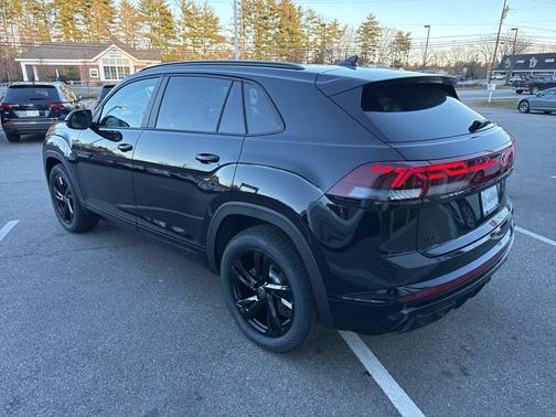 2026 Volkswagen Atlas Cross Sport 2.0T SEL R-Line Black