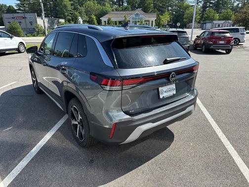 2025 Volkswagen Tiguan 2.0T SE