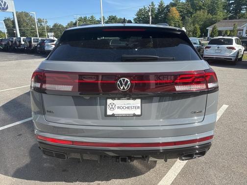 2026 Volkswagen Atlas Cross Sport 2.0T SEL R-Line Black