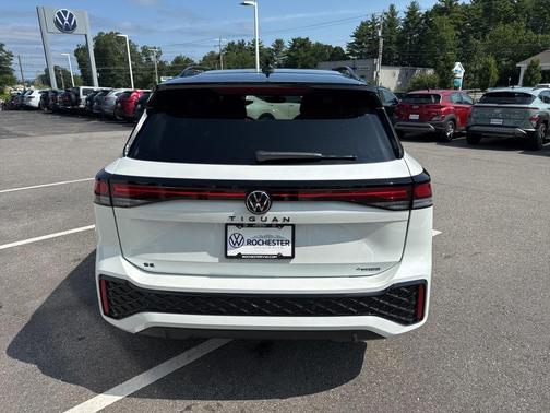 2025 Volkswagen Tiguan 2.0T SE R-Line Black