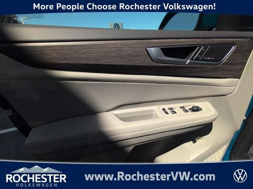 2025 Volkswagen Atlas 2.0T SEL Premium R-Line