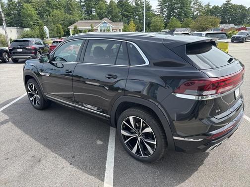 2026 Volkswagen Atlas Cross Sport 2.0T SEL Premium R-Line