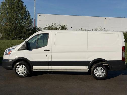 Oxford White 2017 Ford Transit-250 Base
