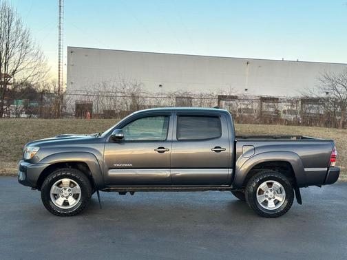 2015 Toyota Tacoma Base