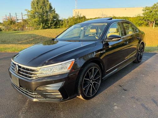 2019 Volkswagen Passat 2.0T R-Line