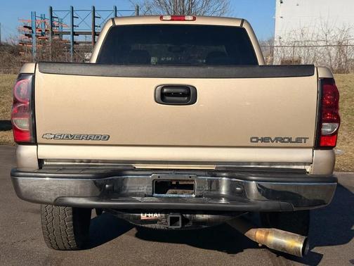 2005 Chevrolet Silverado 2500 LS H/D Crew Cab