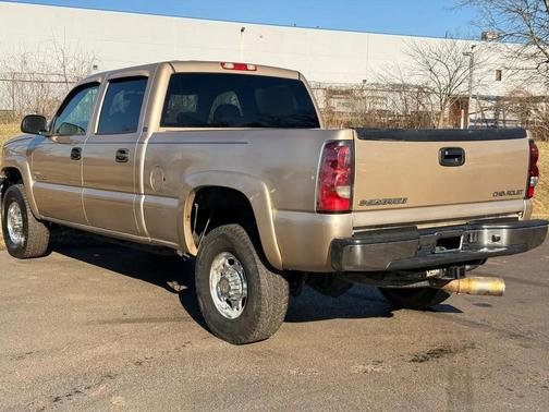 2005 Chevrolet Silverado 2500 LS H/D Crew Cab