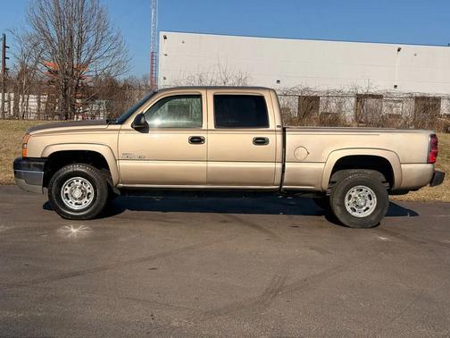 2005 Chevrolet Silverado 2500 LS H/D Crew Cab