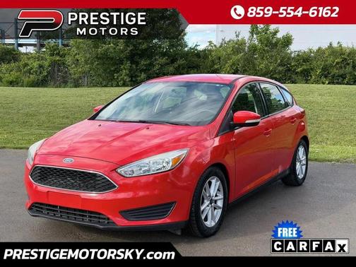 Red 2015 Ford Focus SE