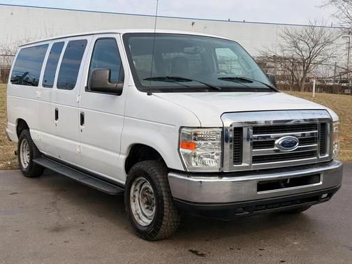2013 Ford E350 Super Duty XLT
