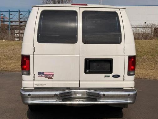 2013 Ford E350 Super Duty XLT