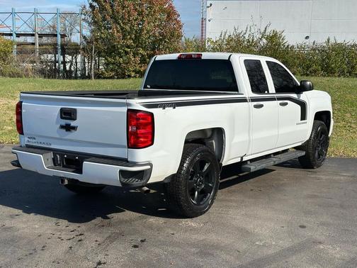 2017 Chevrolet Silverado 1500 Custom