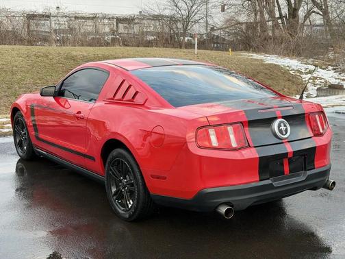 2010 Ford Mustang Premium