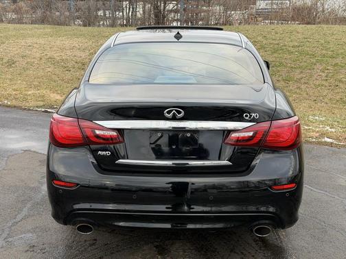 2015 INFINITI Q70 3.7X