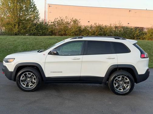 Pearl White Pearlcoat 2019 Jeep Cherokee Trailhawk
