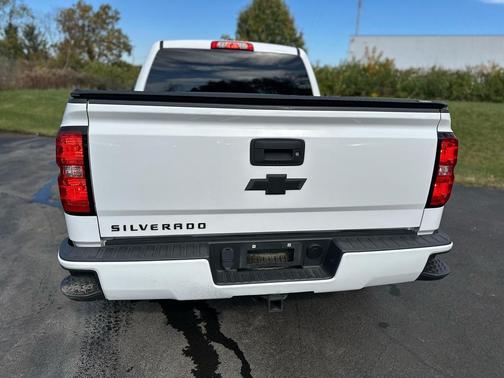 2018 Chevrolet Silverado 1500 Custom