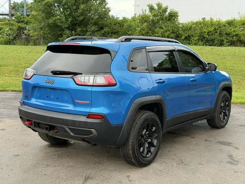 Hydro Blue Pearlcoat 2019 Jeep Cherokee Trailhawk
