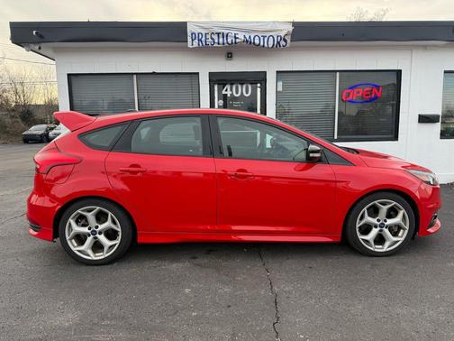 2017 Ford Focus ST 