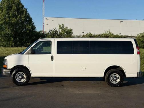 Summit White 2020 Chevrolet Express 3500 RWD 3500 Extended Wheelbase LT
