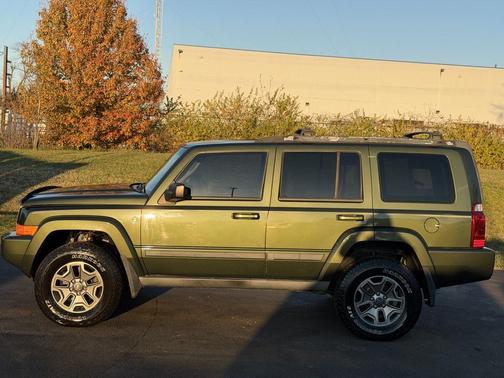 2007 Jeep Commander Sport