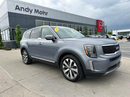 Everlasting Silver 2022 Kia Telluride S