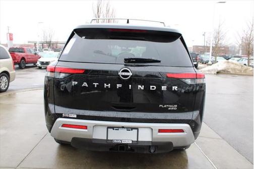 2025 Nissan Pathfinder Platinum