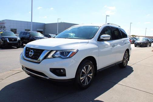 2017 Nissan Pathfinder SV
