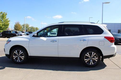 2017 Nissan Pathfinder SV