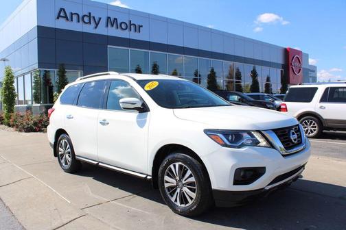 2017 Nissan Pathfinder SV