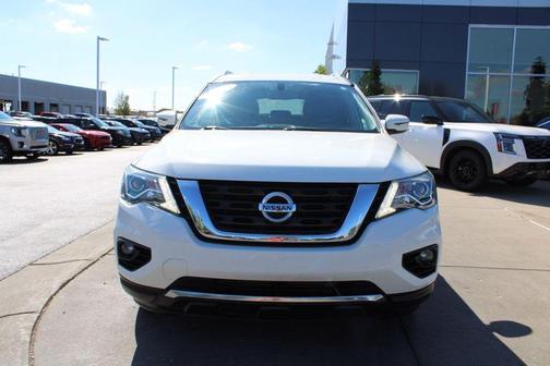 2017 Nissan Pathfinder SV