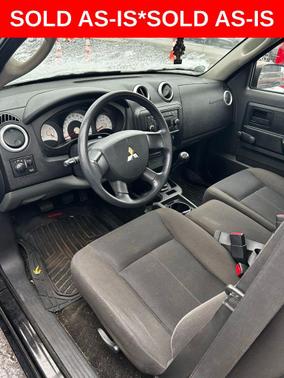 2008 Mitsubishi Raider LS