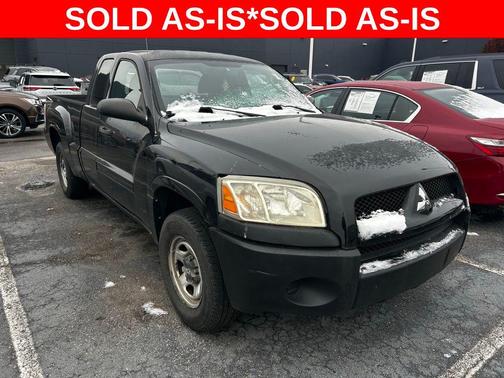 2008 Mitsubishi Raider LS