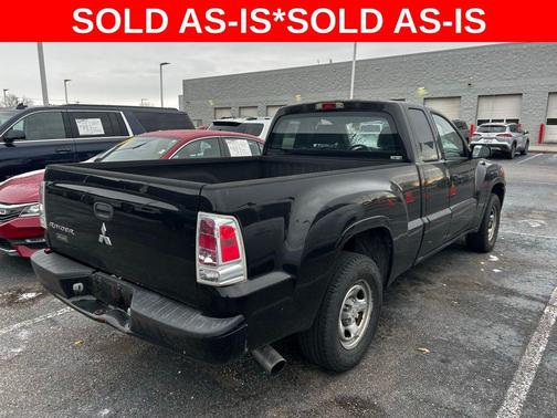 2008 Mitsubishi Raider LS