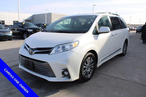 2020 Toyota Sienna XLE