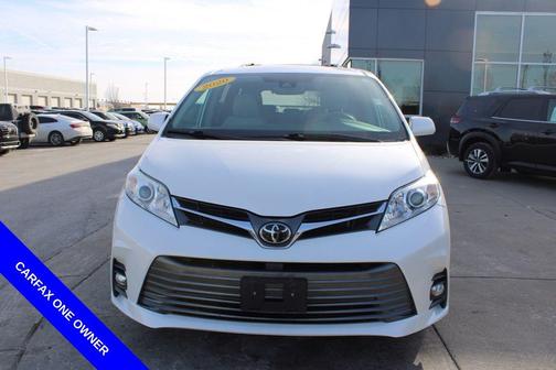 2020 Toyota Sienna XLE