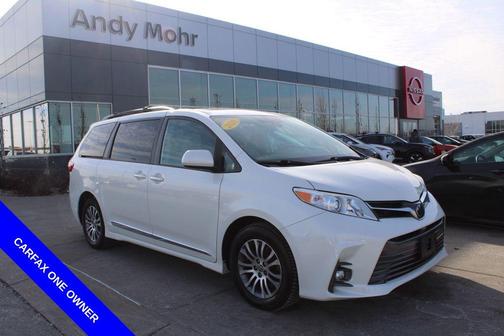 2020 Toyota Sienna XLE