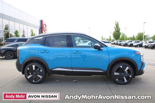 2025 Nissan Kicks SR