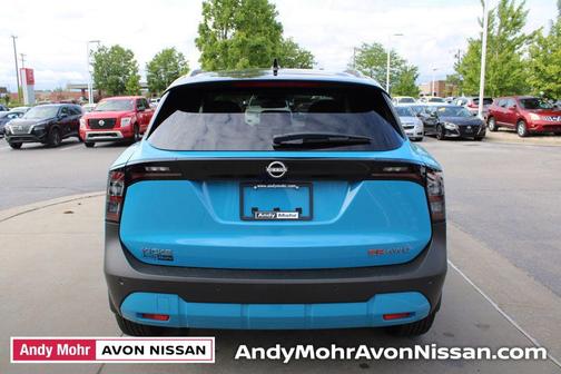 2025 Nissan Kicks SR