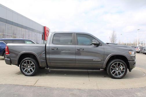 Granite Crystal Metallic Clearcoat 2019 RAM 1500 Laramie