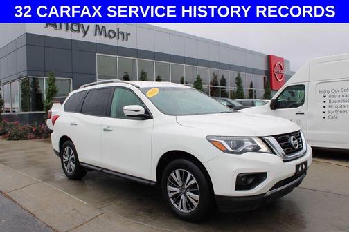 2018 Nissan Pathfinder SV