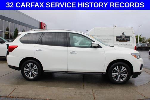 2018 Nissan Pathfinder SV